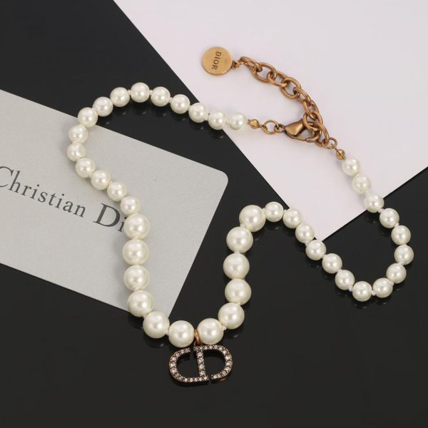 Collier de perles Dior