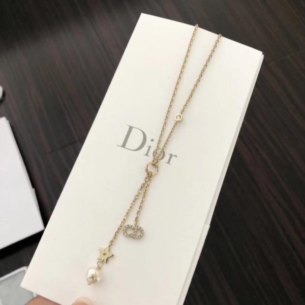 Collier recommandé par Dior