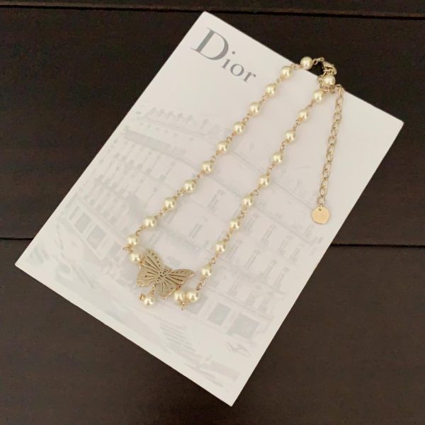Collier de perles papillon creux Dior