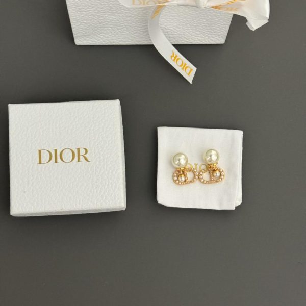 Boucles d'oreilles pendantes au dos Dior Pearl + Grandes et petites perles