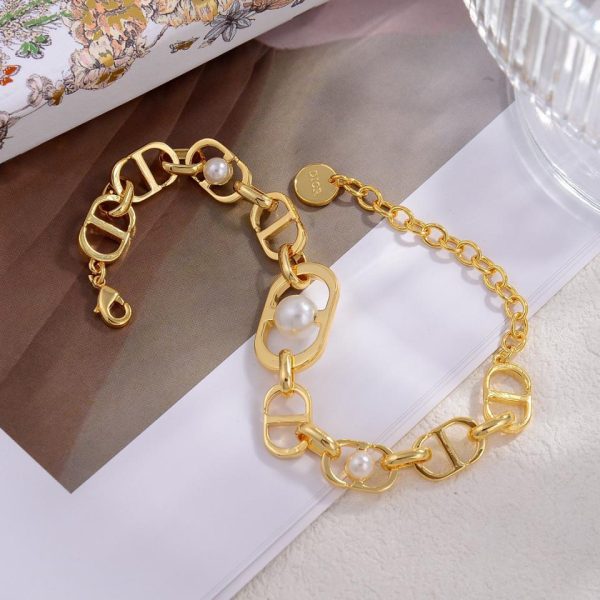 Bracelet nouvelle lettre Dior