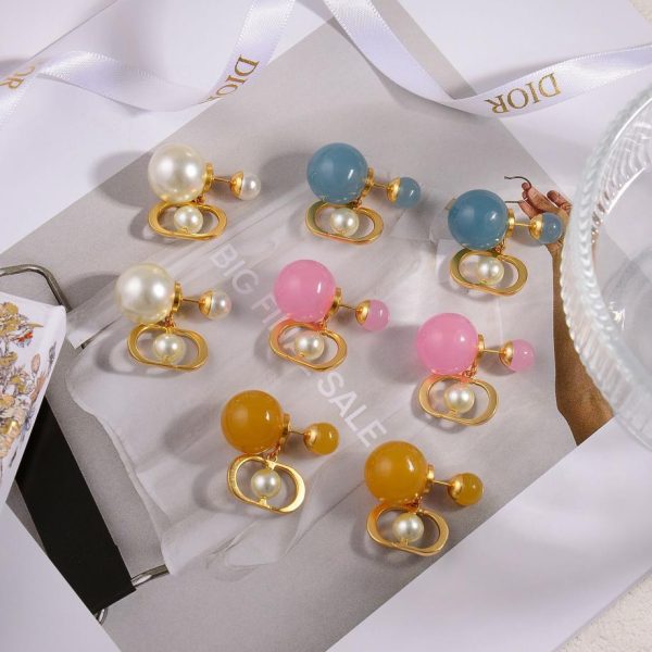 Boucles d'oreilles Dior nouvelle lettre Dior