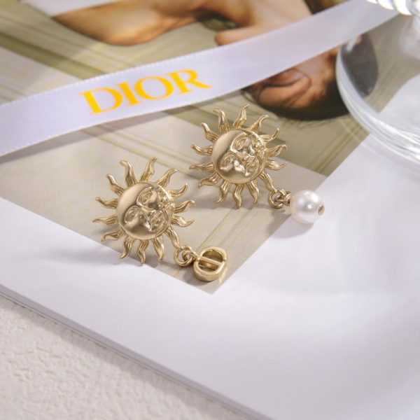Dior nouvelles boucles d'oreilles