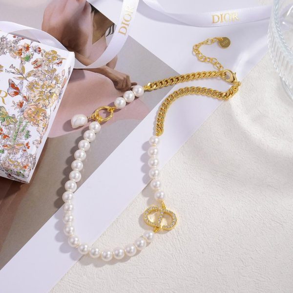 Nouveau collier Dior