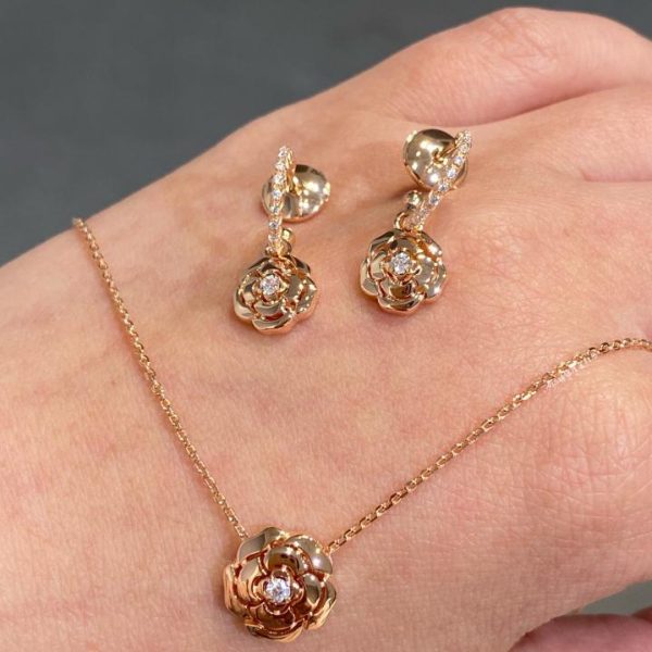 Collier camélia Chanel