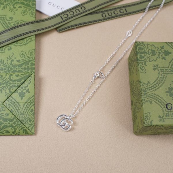 Collier Gucci double g en argent brillant