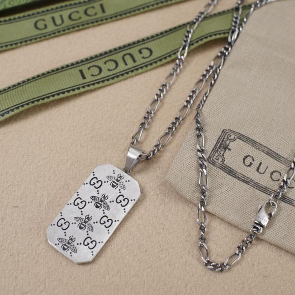 Collier carré abeille Gucci