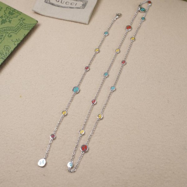 Collier en émail coloré double g entrelacé Gucci