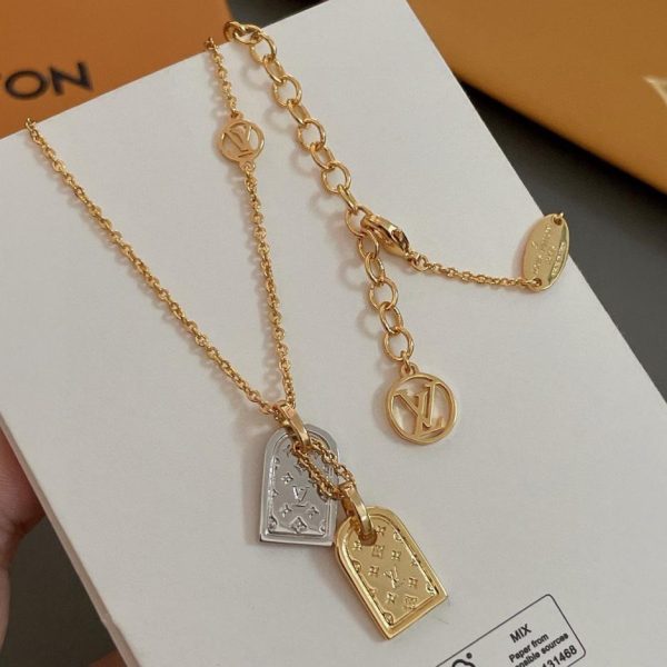 LOUIS VUITTON Collier Double Bouclier