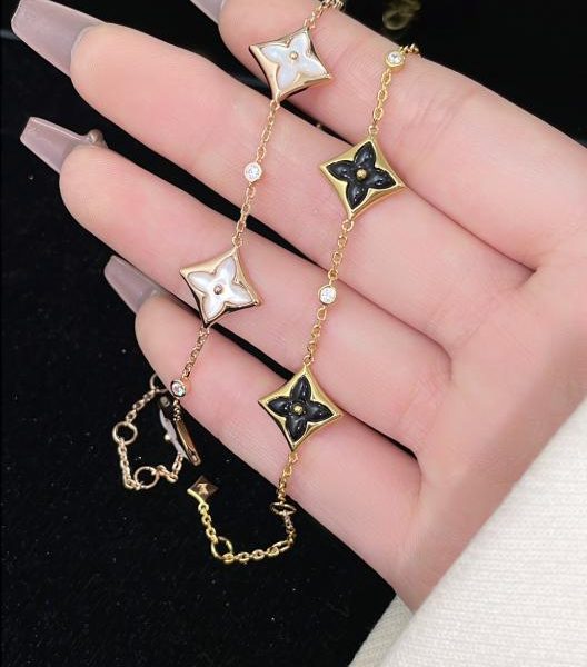 LOUIS VUITTON bracelet diamant nacre color Blossom bb