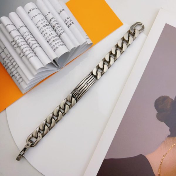 LOUIS VUITTON Bracelet Épi