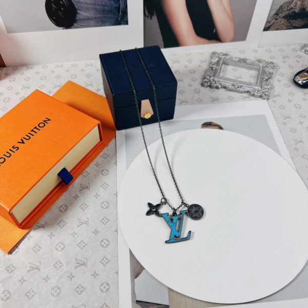 LOUIS VUITTON Collier turquoise