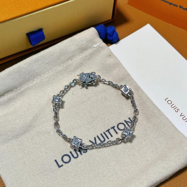 LOUIS VUITTON Bracelet malle