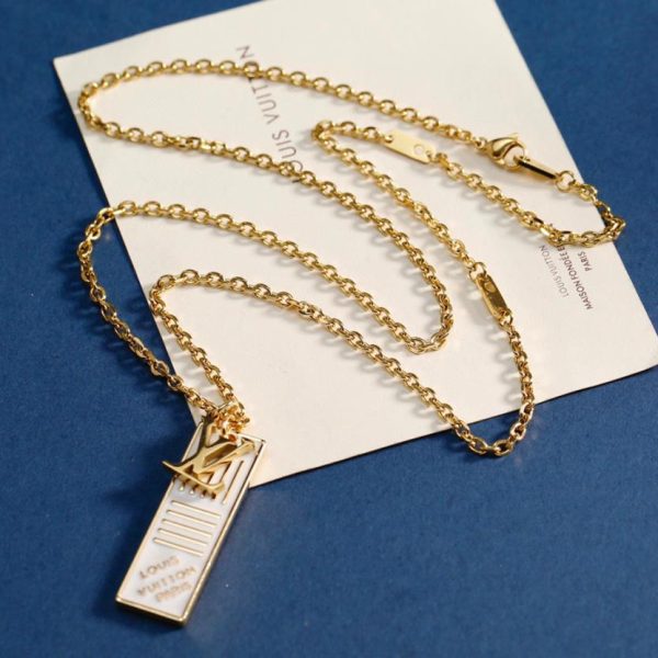 Collier pendentif de marque rectangulaire LOUIS VUITTON