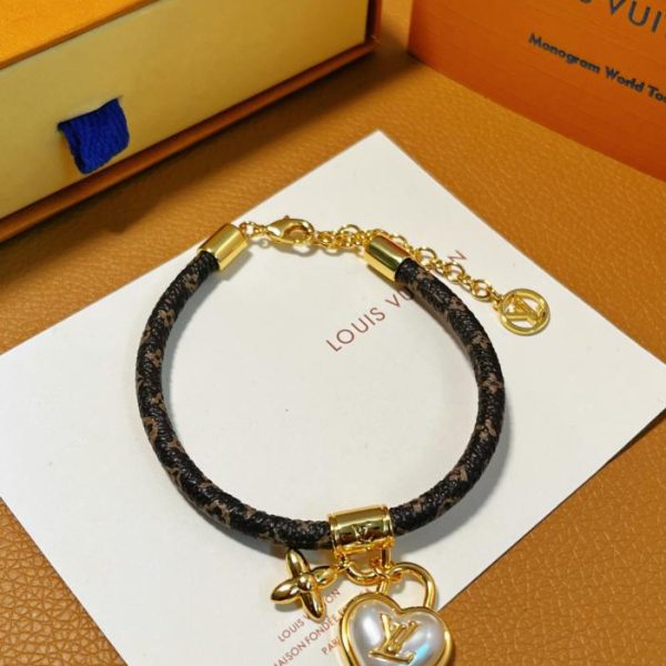 LOUIS VUITTON Bracelet Coeur Pad