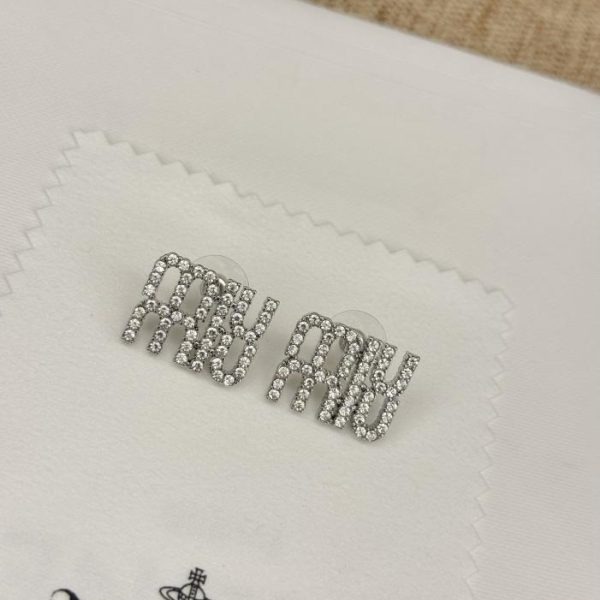 Boucles d'oreilles en perles et strass lettre Miu Miu