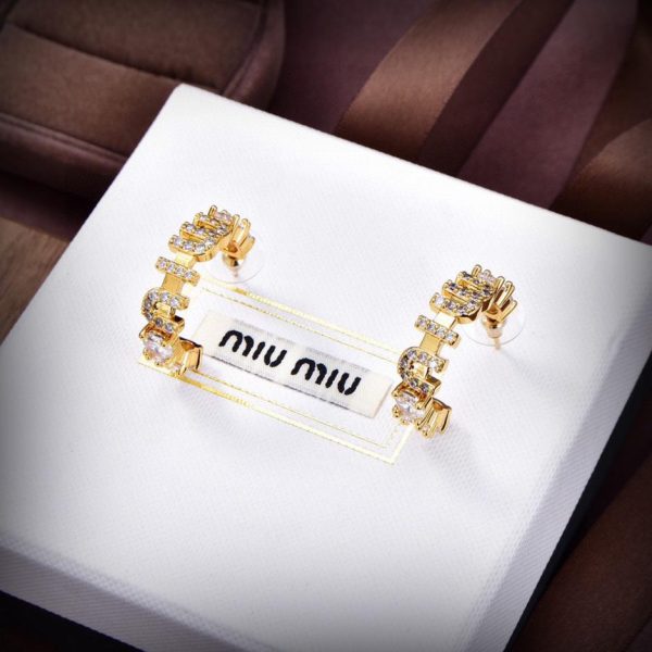 Les plus belles boucles d'oreilles du défilé Miu Miu Paris