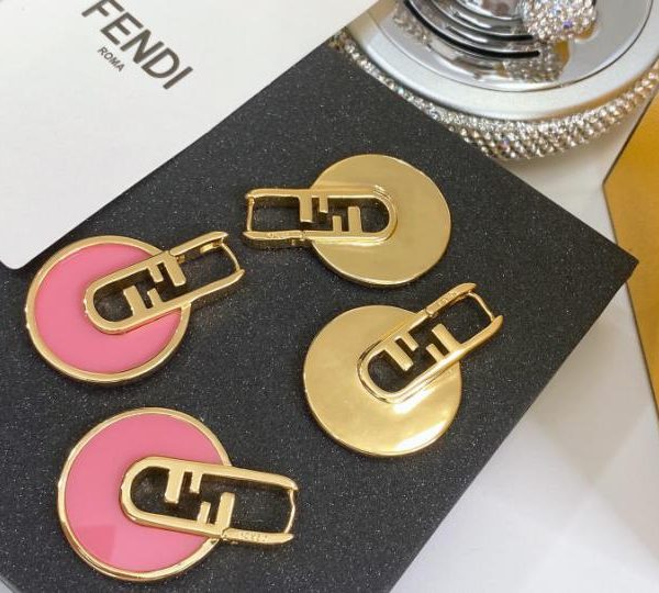 Fendi boucles d'oreilles lettre F
