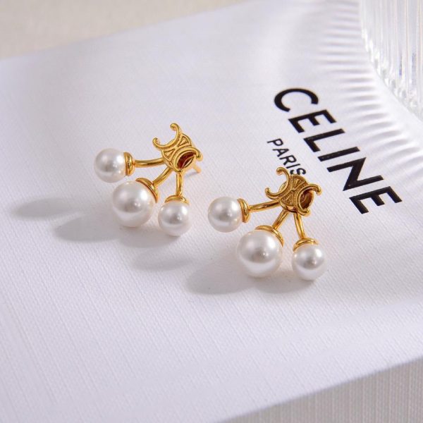Nouvelles boucles d'oreilles Céline