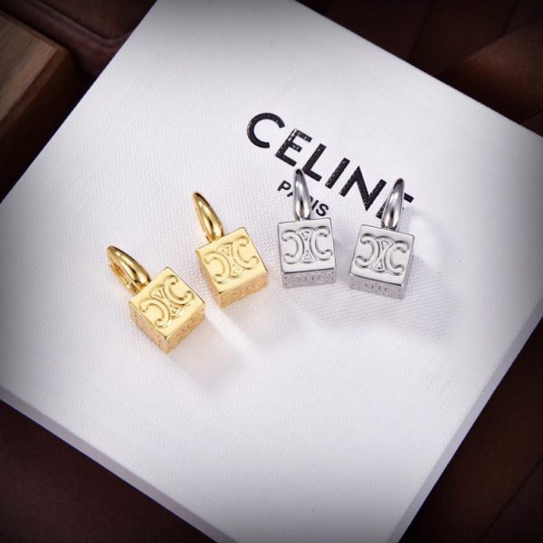 Nouvelles boucles d'oreilles Céline