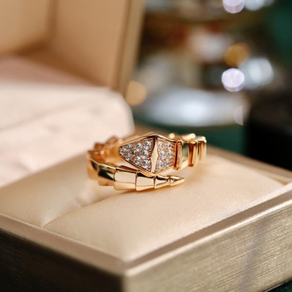 Bague serpent en or rose et diamants Bvlgari Serpenti