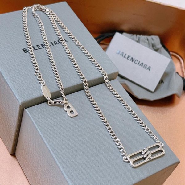 Balenciaga nouveau collier