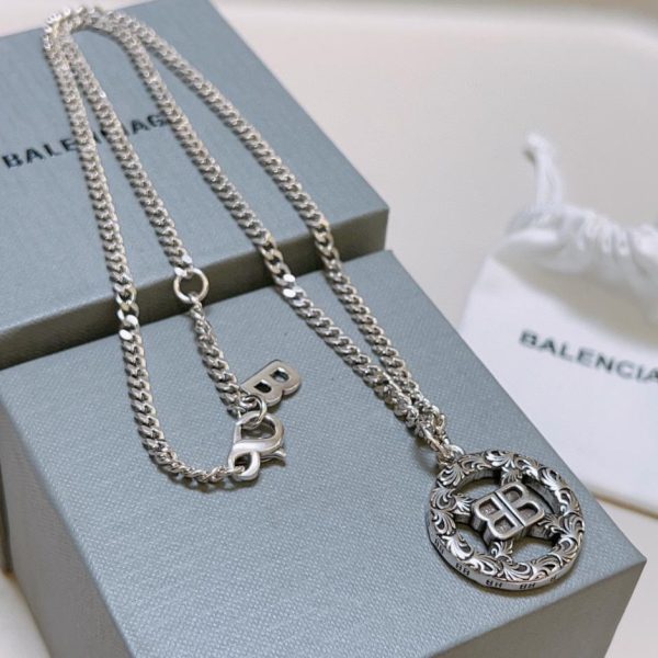 Balenciaga nouveau collier