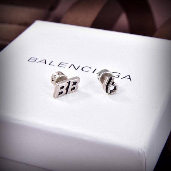 Balenciaga nouvelles boucles d'oreilles lettre