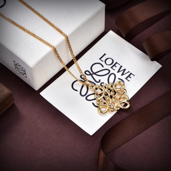 LOEWE nouvelles boucles d'oreilles lettre