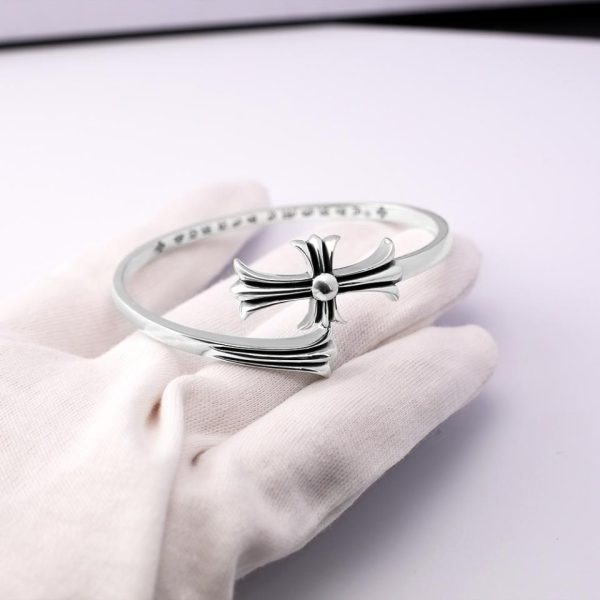 Bracelet ouvert avec croix Chrome Hearts