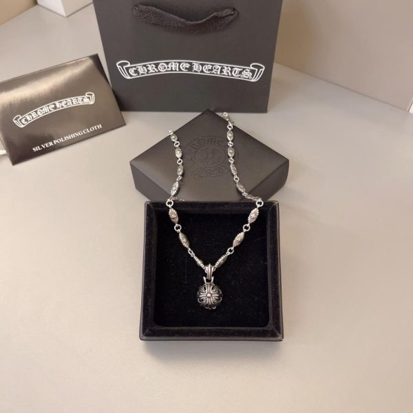 Collier Coeurs Chromés