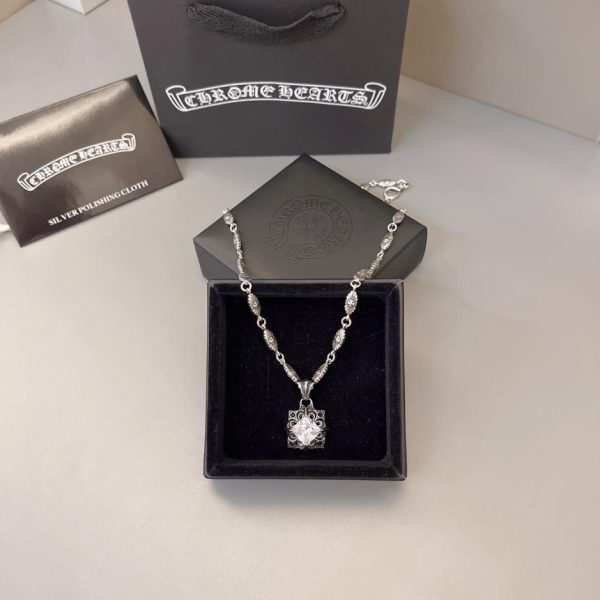 Collier Coeurs Chromés