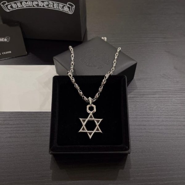 Collier vintage coeurs chromés