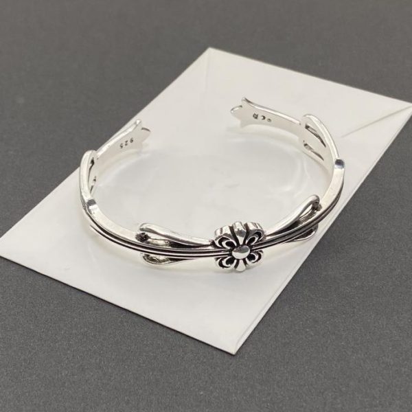 Bracelet croix coeurs chromés