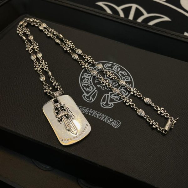 Collier vintage coeurs chromés