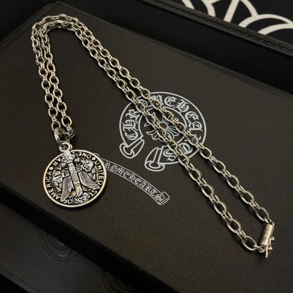Collier vintage coeurs chromés