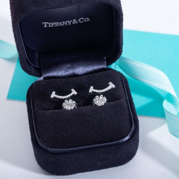 Boucles d'oreilles clous diamant Tiffany T