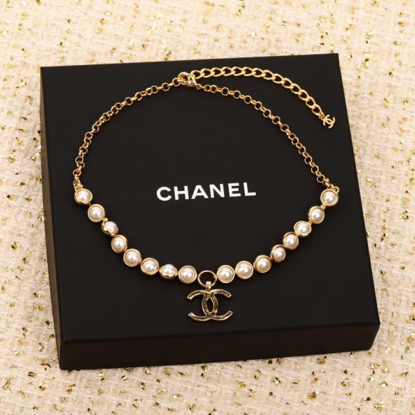 Collier Chanel mi-perle mi-chaîne