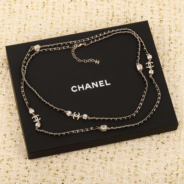 Longue chaîne double C en cuir classique Chanel