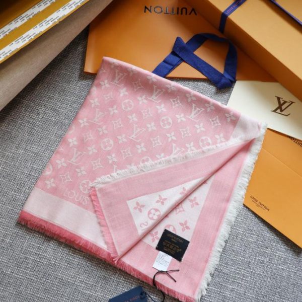 Foulard carré jacquard Louis Vuitton de la même couleur que la chaîne et la trame