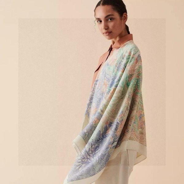 Foulard carré en cachemire ton sur ton double face Dior