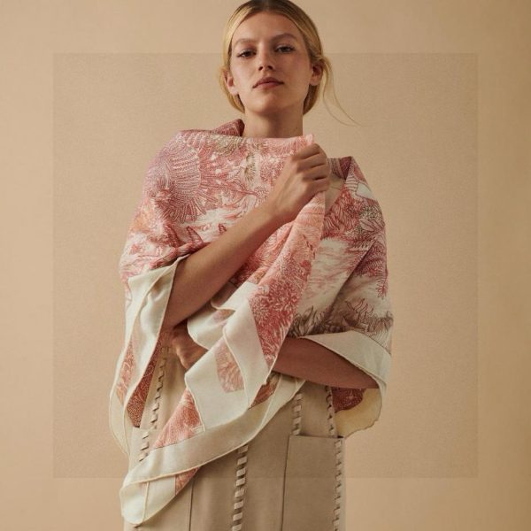 Foulard carré en cachemire ton sur ton double face Dior