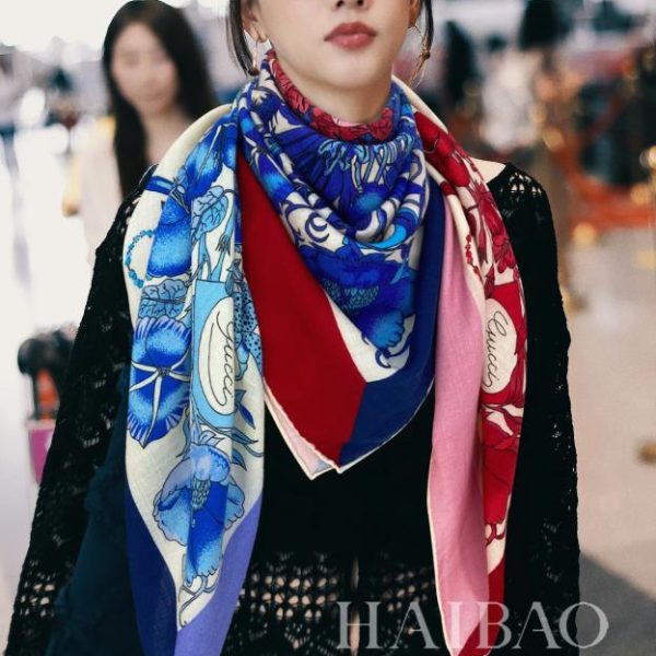 Écharpe carrée en cachemire Gucci