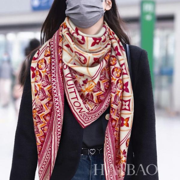 Foulard carré en cachemire à carreaux Louis Vuitton