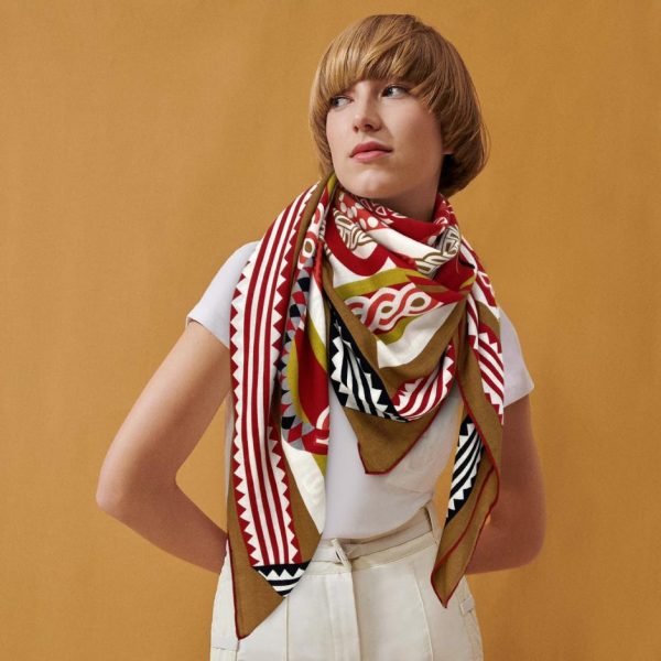 Carré Hermès en cachemire double face de la même couleur