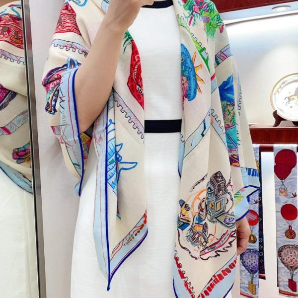 HERMES foulard carré en cachemire