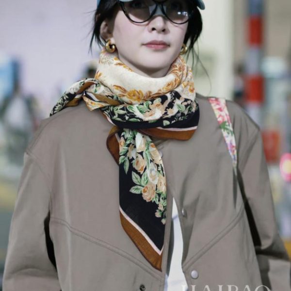 Écharpe carrée en cachemire Gucci