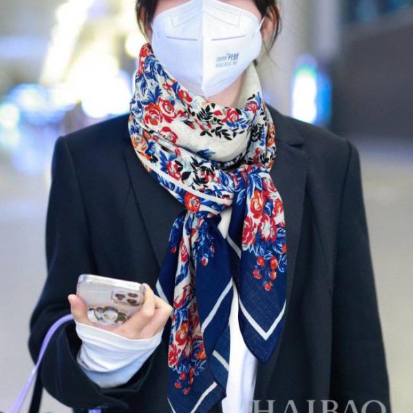 Écharpe carrée en cachemire Gucci