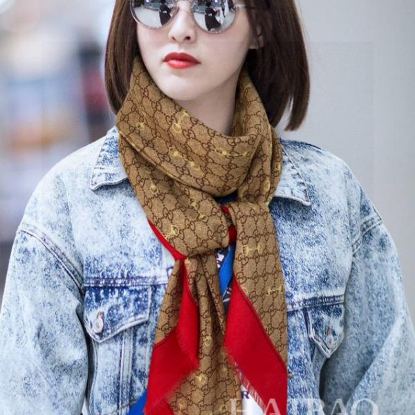 Écharpe carrée imprimée en cachemire Gucci