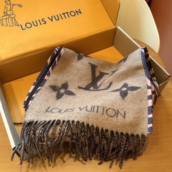 Écharpe à capuche Louis Vuitton Tigergram